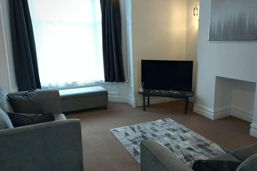 Stylish Apartment In City Centre With Parking بريستون المظهر الخارجي الصورة