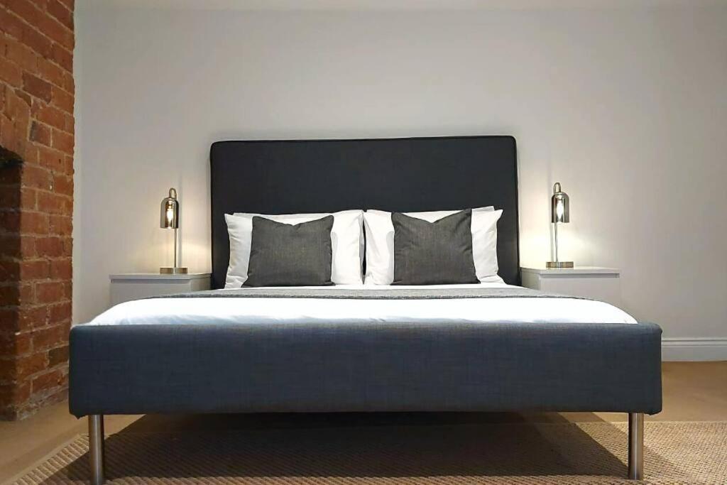 Stylish Apartment In City Centre With Parking بريستون المظهر الخارجي الصورة